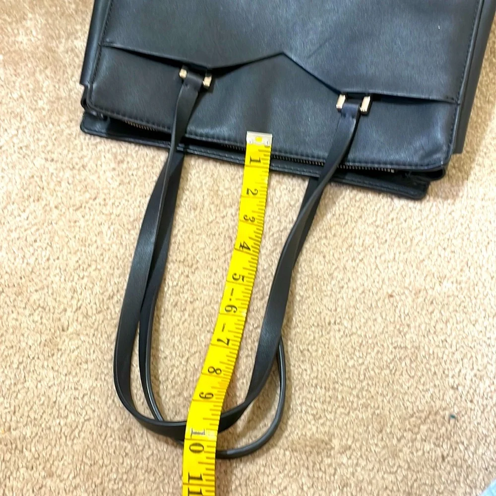 Guess Women’s Black Shoulder Bag Double Strap Medium Size